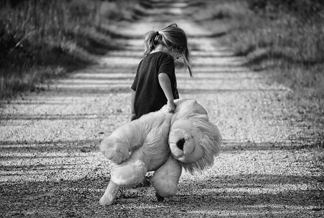 girl, walking, teddy bear, daycare stressful